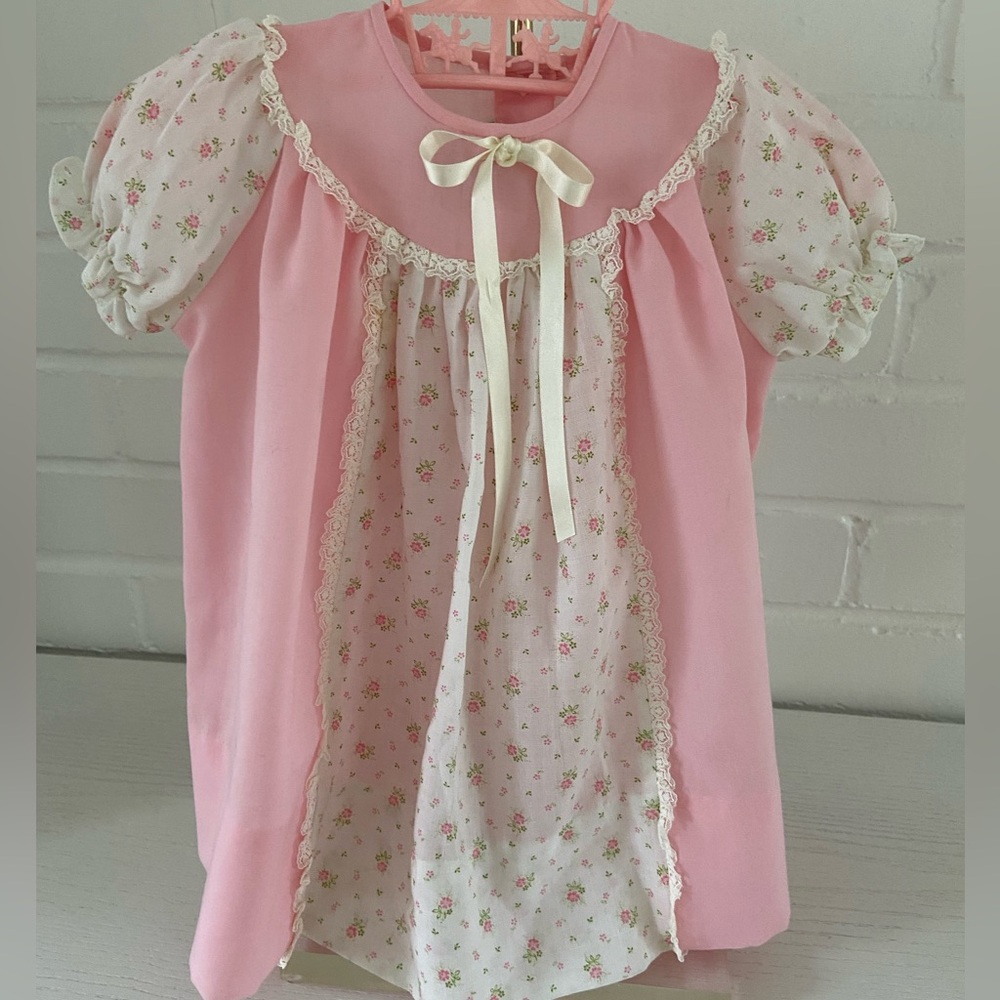 Classic Vintage Spring Short Sleeve Pink Floral Baby Dress Size 6-12 Months